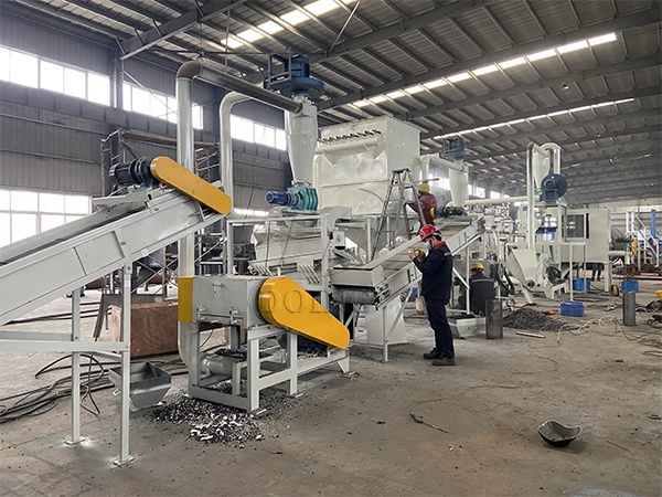 Máy tái chế tấm pin mặt trời