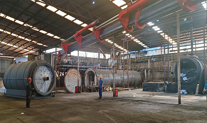 Bên trong nhà máy nhiệt phân của một khách hàng Trung Quốc Lò thiết bị nhiệt phân DOING
